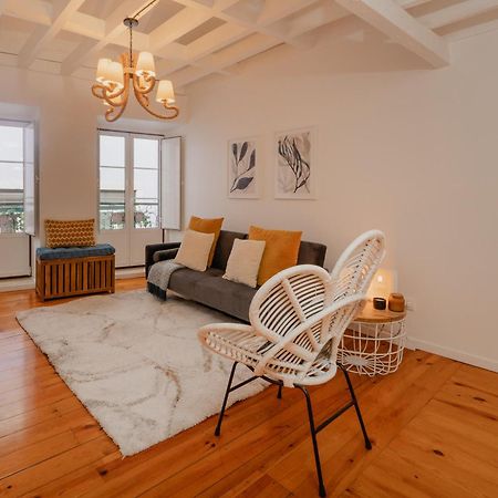 Stylish Getaway In A Mezzanine Flat By The Castle Apartment ลิสบอน ภายนอก รูปภาพ