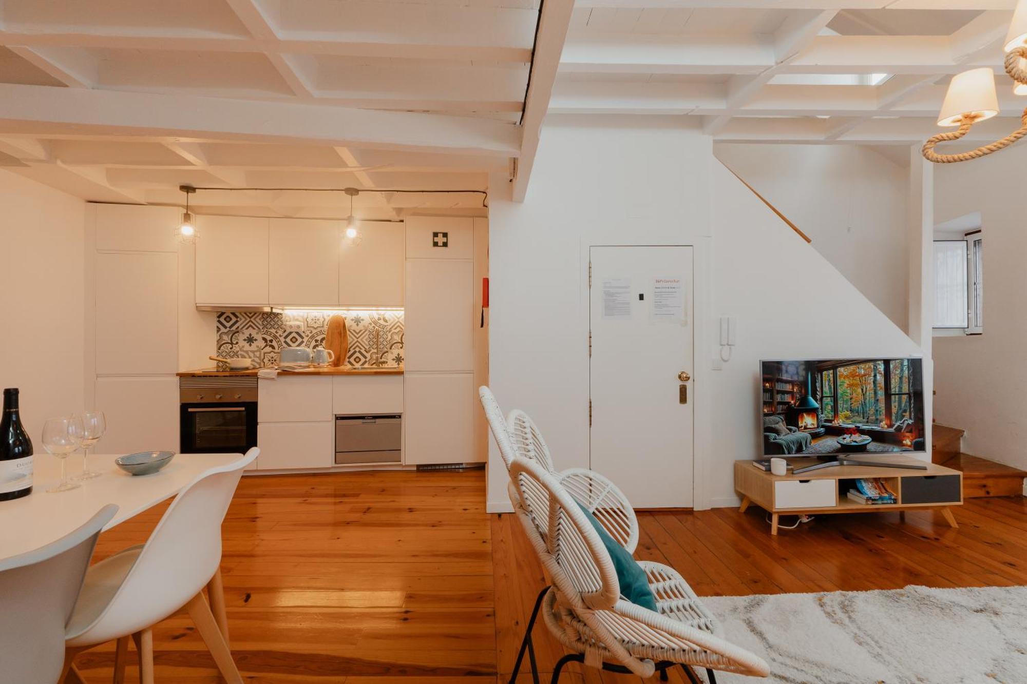 Stylish Getaway In A Mezzanine Flat By The Castle Apartment ลิสบอน ภายนอก รูปภาพ
