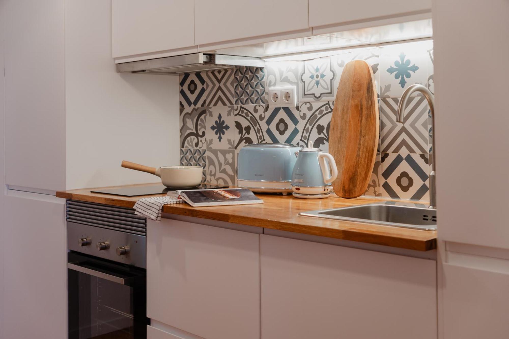 Stylish Getaway In A Mezzanine Flat By The Castle Apartment ลิสบอน ภายนอก รูปภาพ