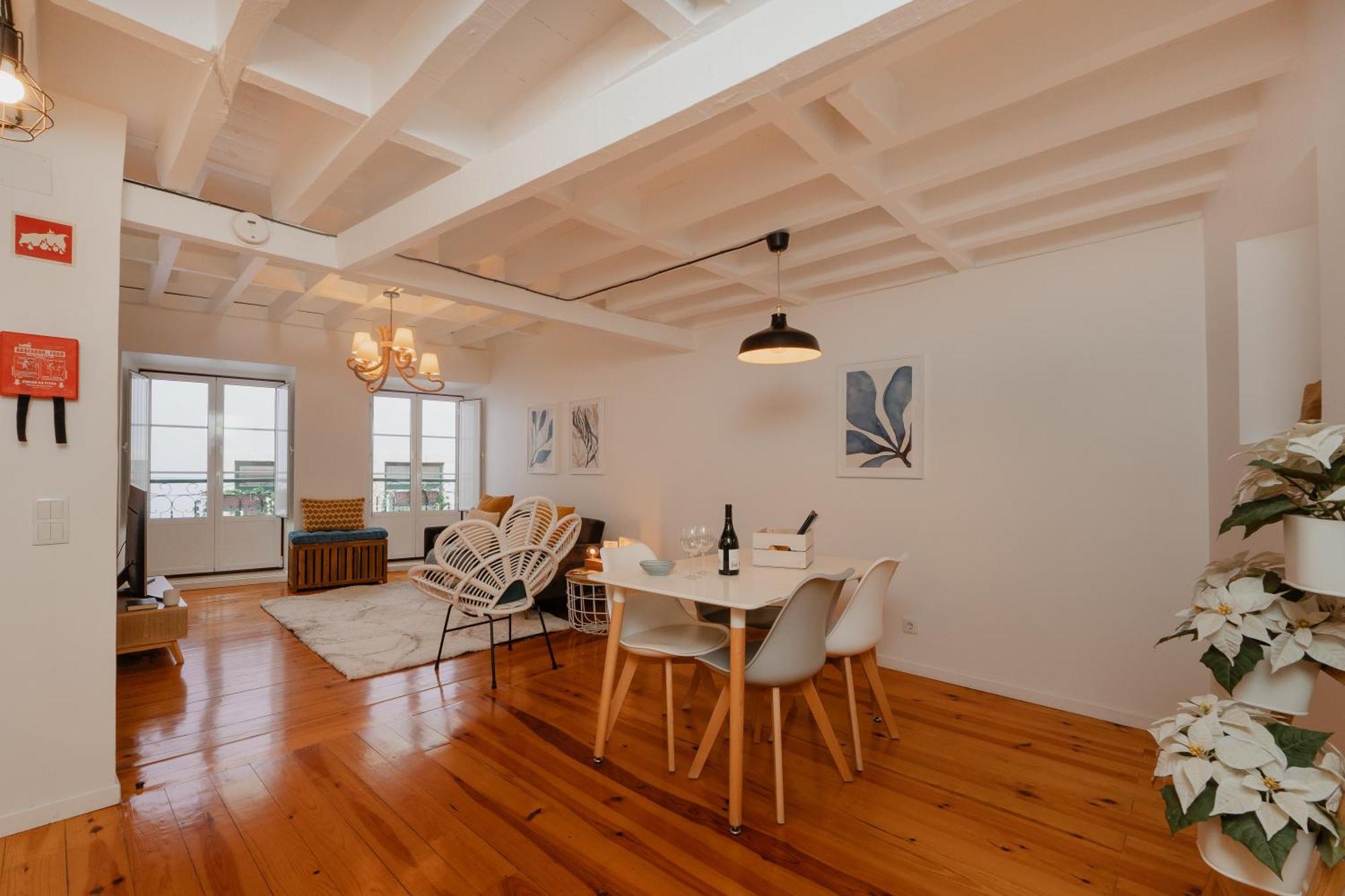 Stylish Getaway In A Mezzanine Flat By The Castle Apartment ลิสบอน ภายนอก รูปภาพ