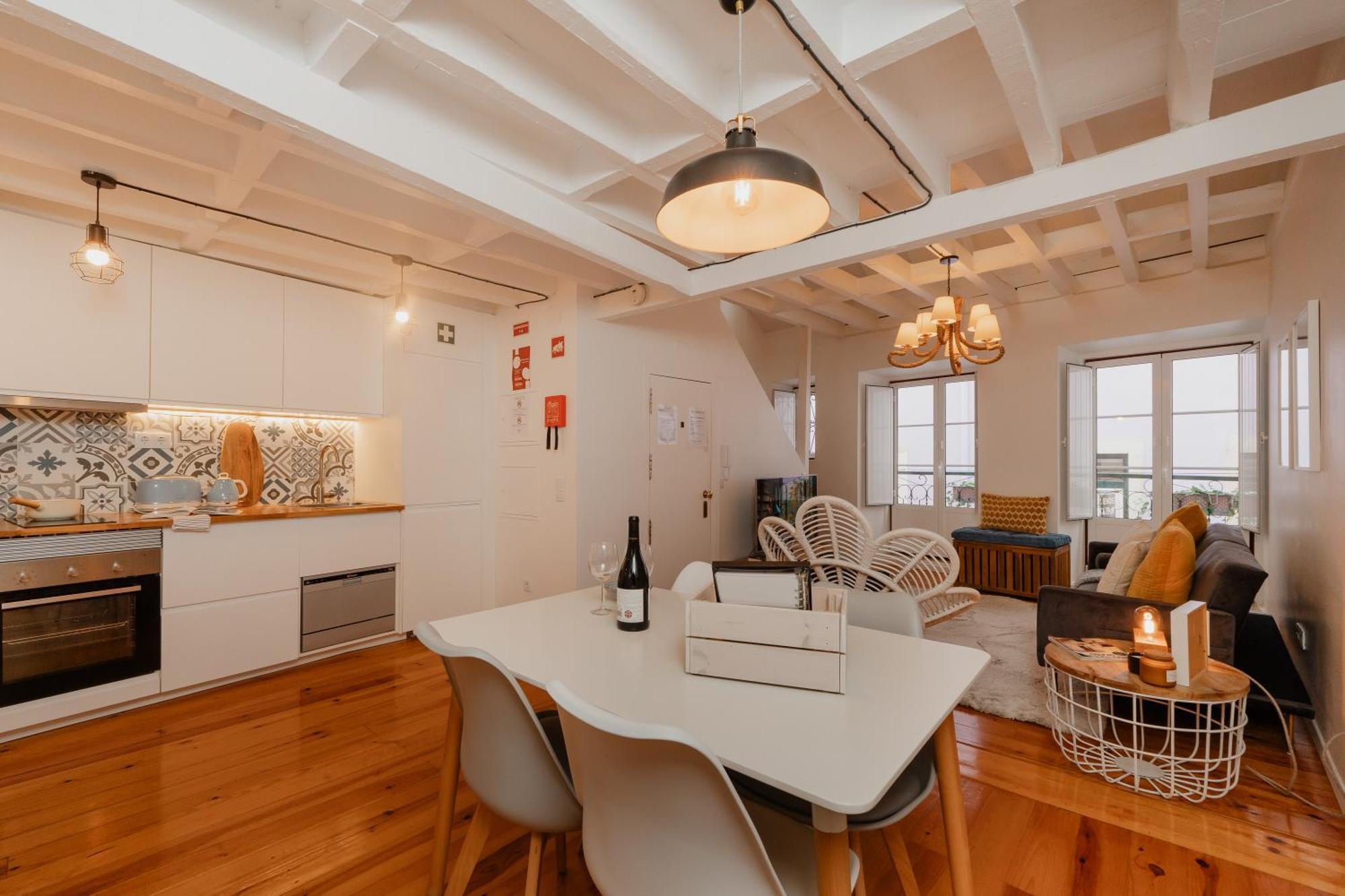 Stylish Getaway In A Mezzanine Flat By The Castle Apartment ลิสบอน ภายนอก รูปภาพ