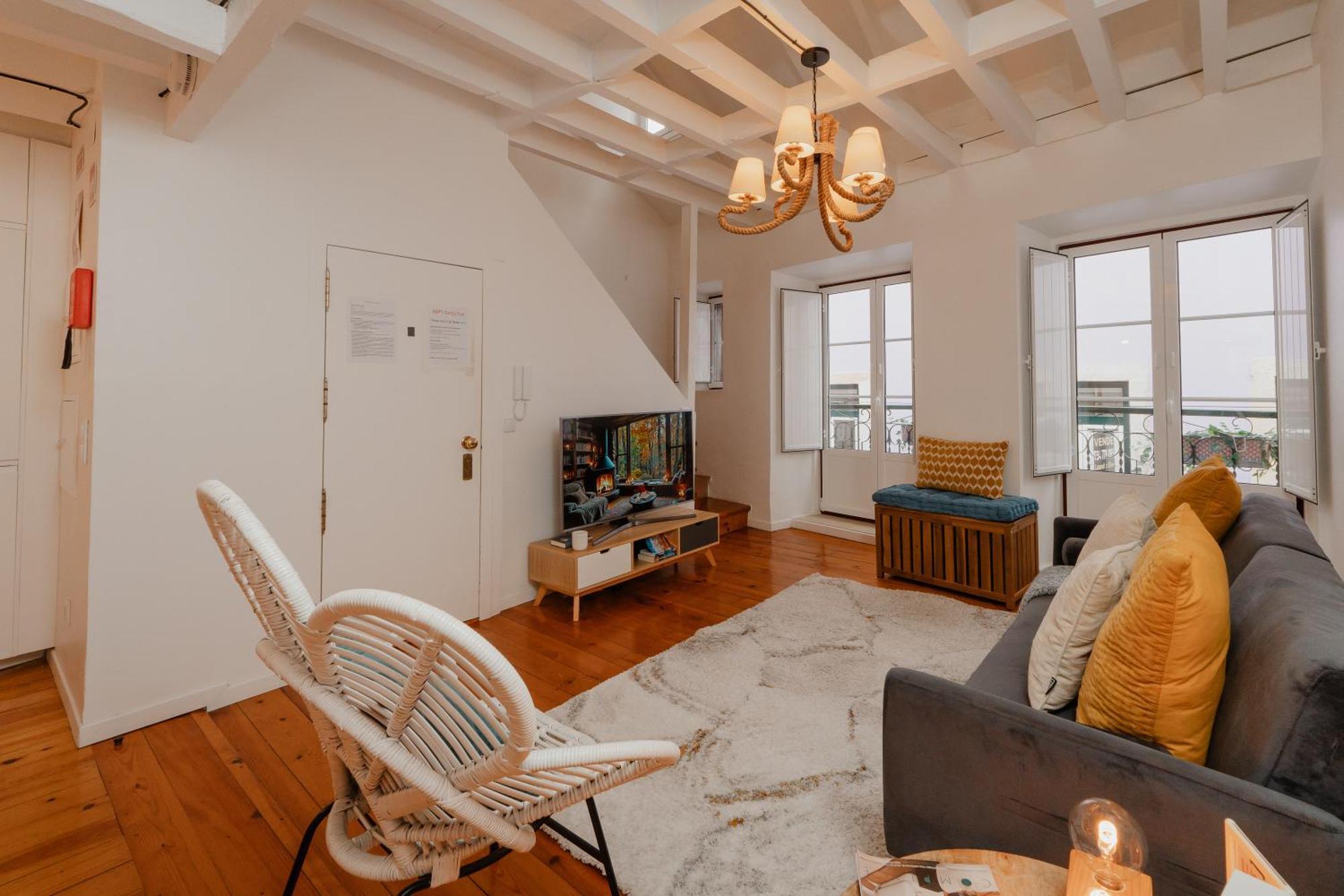 Stylish Getaway In A Mezzanine Flat By The Castle Apartment ลิสบอน ภายนอก รูปภาพ