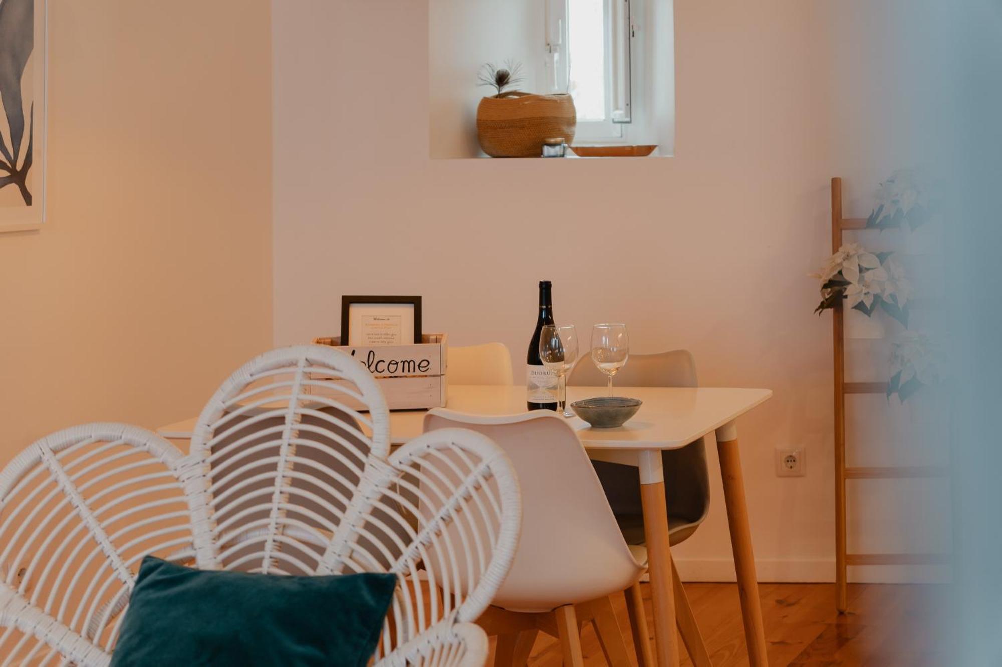 Stylish Getaway In A Mezzanine Flat By The Castle Apartment ลิสบอน ภายนอก รูปภาพ