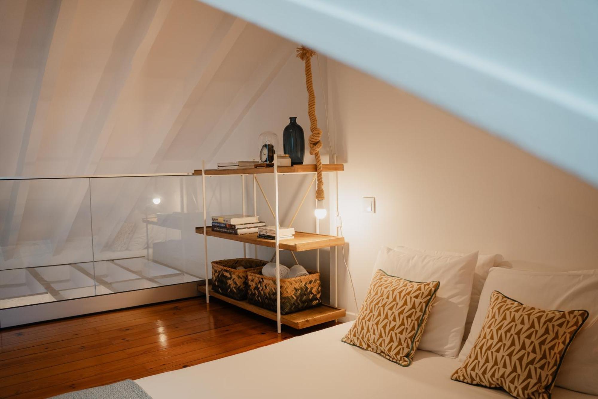 Stylish Getaway In A Mezzanine Flat By The Castle Apartment ลิสบอน ภายนอก รูปภาพ
